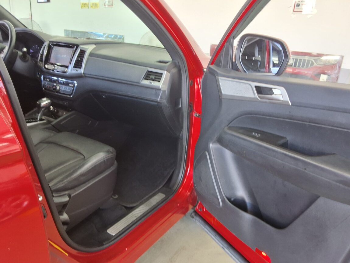 KG MOBILITY (SSANGYONG) REXTON SPORTS KHAN DIESEL 2.2 4WD PIONEER S 2019 - zdjęcie 14