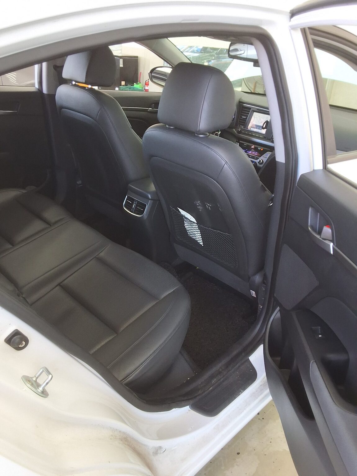 HYUNDAI AVANTE AD 1.6 GDi SMART 2016 - zdjęcie 13