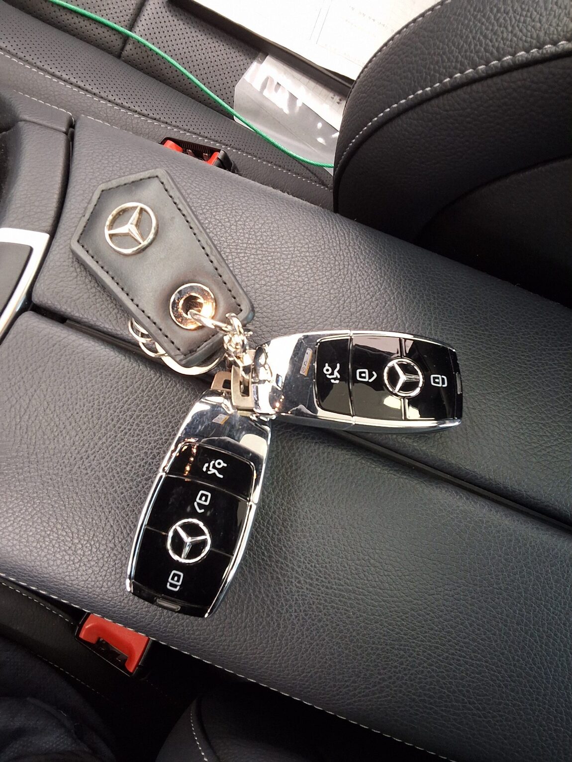 MERCEDES-BENZ E-CLASS (5TH GEN) E350 4MATIC AMG LINE 2022 - zdjęcie 30