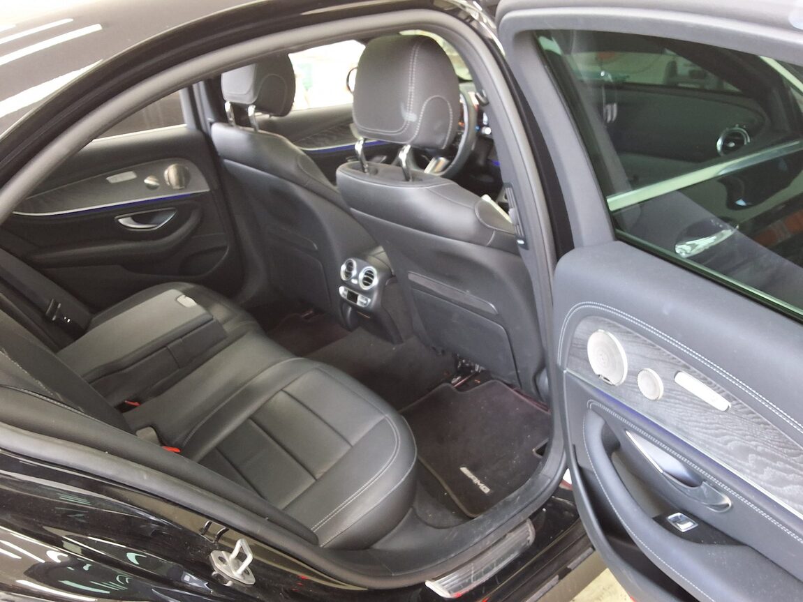 MERCEDES-BENZ E-CLASS (5TH GEN) E350 4MATIC AMG LINE 2022 - zdjęcie 18