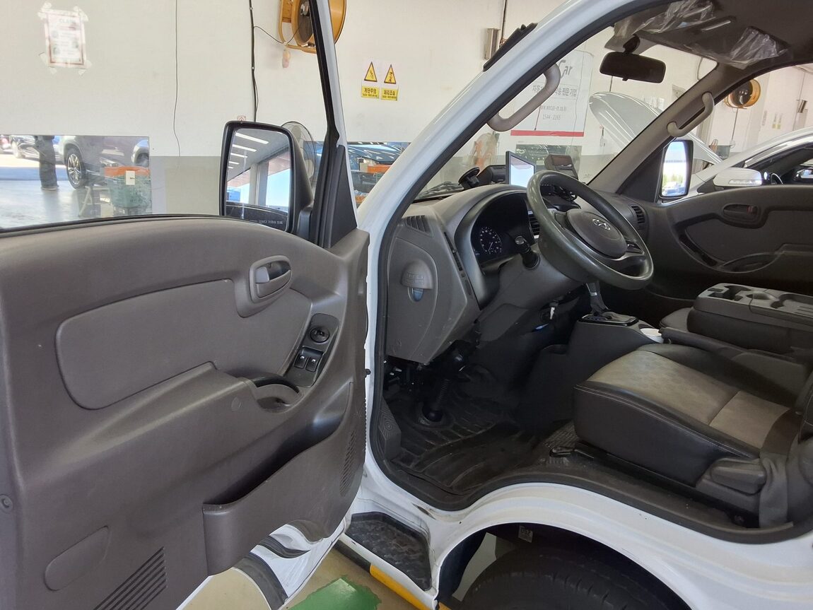 HYUNDAI PORTER II VGT STANDARD CAB EXTRA LONG WHEELBASE STYLE 2023 - zdjęcie 10