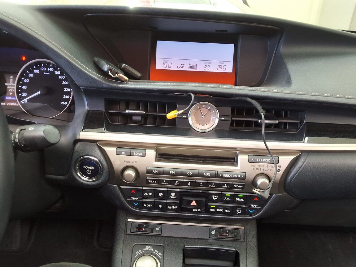 LEXUS ES (6TH GEN) 300h 2013 - zdjęcie 24