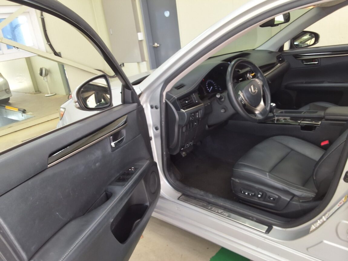 LEXUS ES (6TH GEN) 300h 2013 - zdjęcie 11