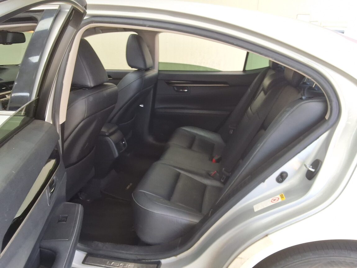LEXUS ES (6TH GEN) 300h 2013 - zdjęcie 13