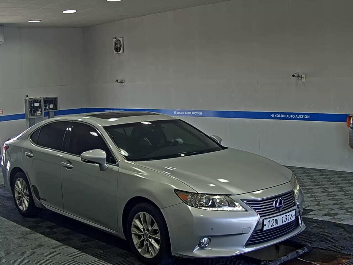LEXUS ES (6TH GEN) 300h 2013 - zdjęcie 3