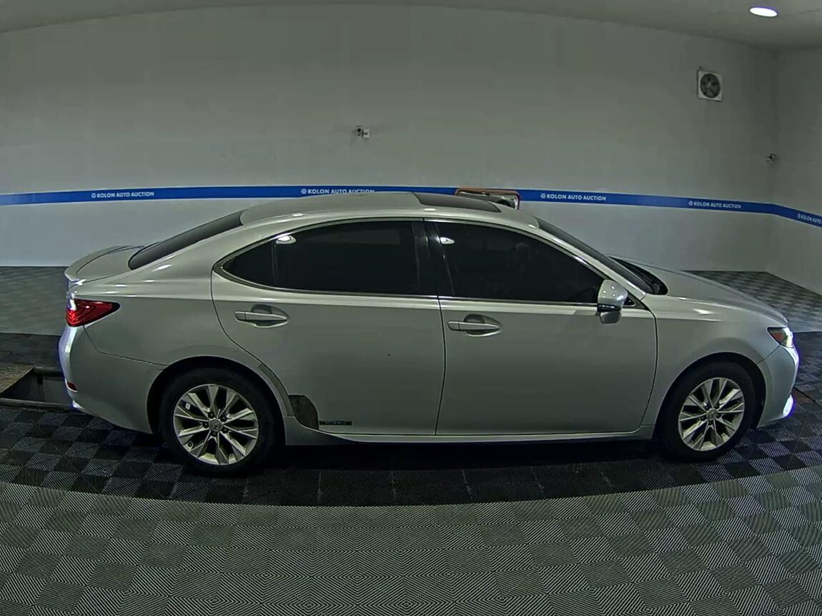 LEXUS ES (6TH GEN) 300h 2013 - zdjęcie 4