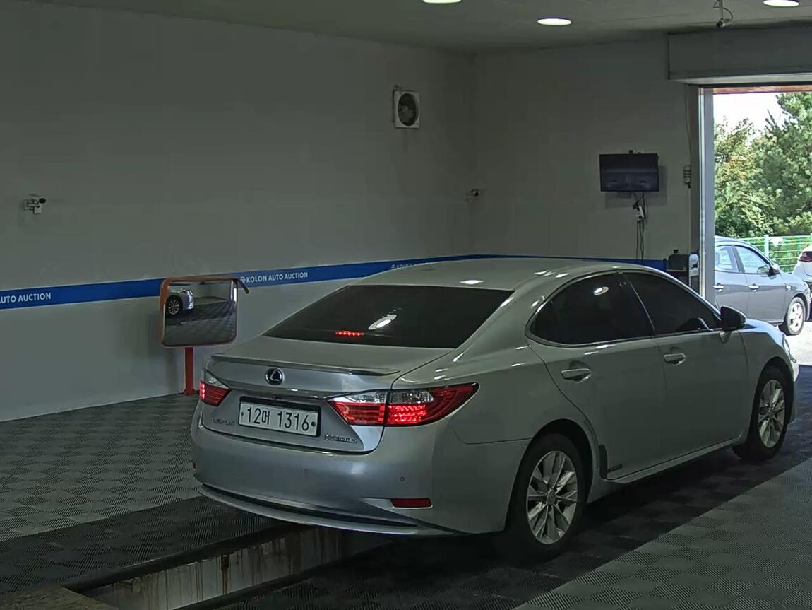 LEXUS ES (6TH GEN) 300h 2013 - zdjęcie 5