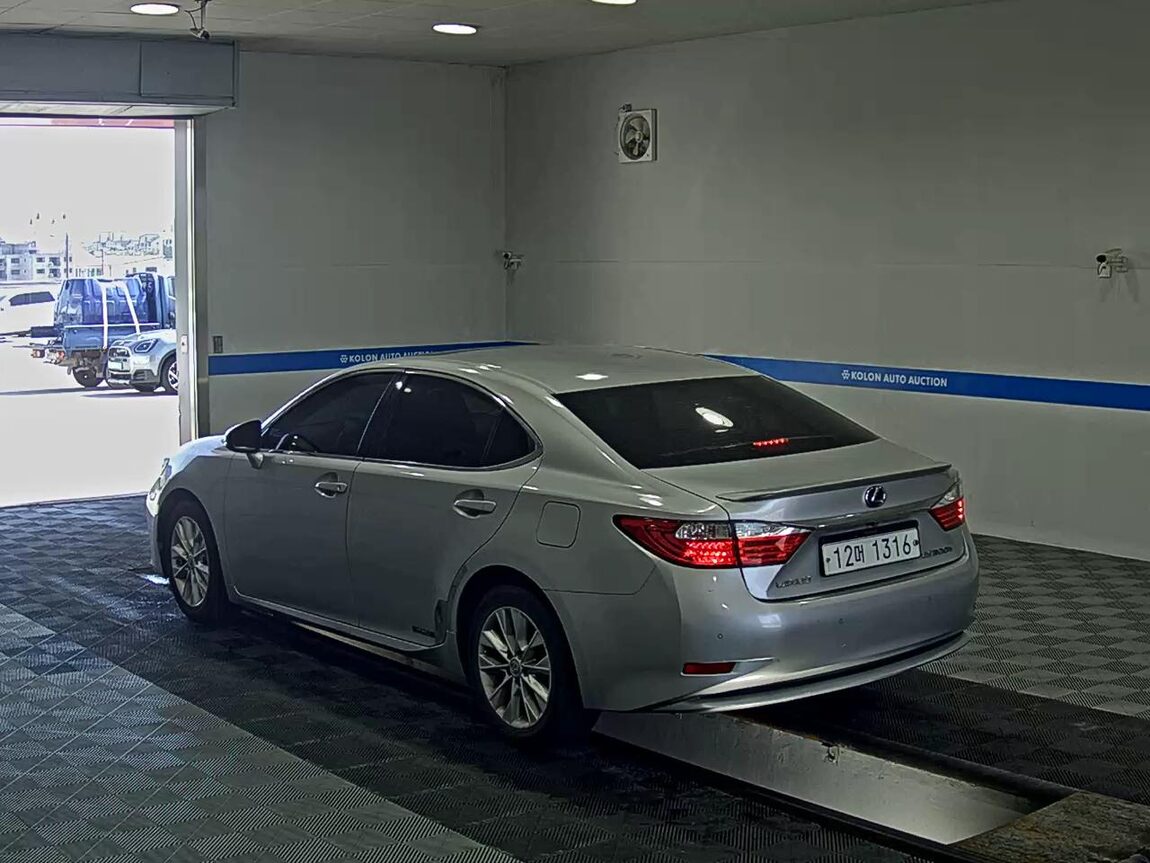 LEXUS ES (6TH GEN) 300h 2013 - zdjęcie 6