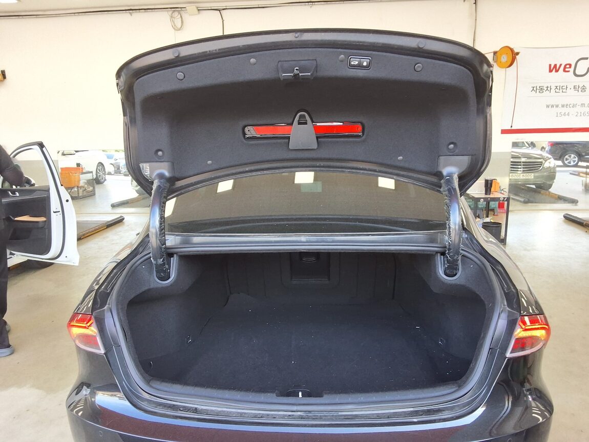 HYUNDAI THE NEW GRANDEUR IG GASOLINE 3.3 EXCLUSIVE 2022 - zdjęcie 15