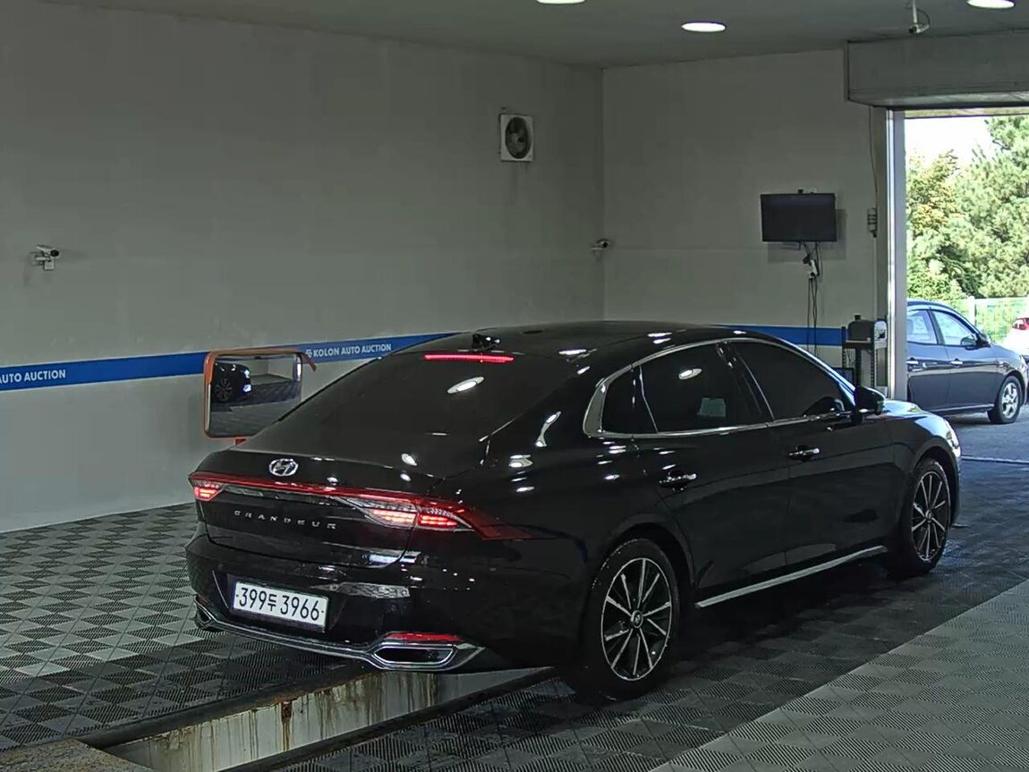 HYUNDAI THE NEW GRANDEUR IG GASOLINE 3.3 EXCLUSIVE 2022 - zdjęcie 5