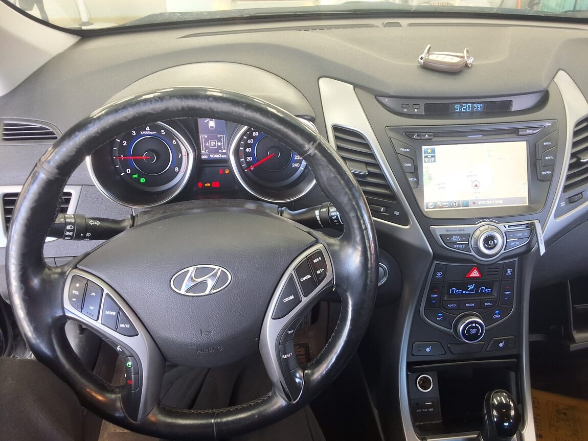 HYUNDAI THE NEW AVANTE MD 1.6 GDi MODERN 2014 - zdjęcie 18