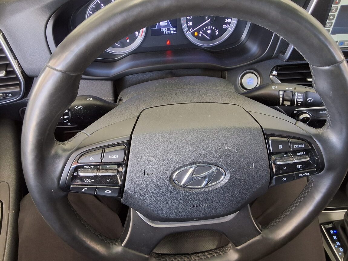 HYUNDAI GRANDEUR IG 3.0 GDi PREMIUM 2019 - zdjęcie 17