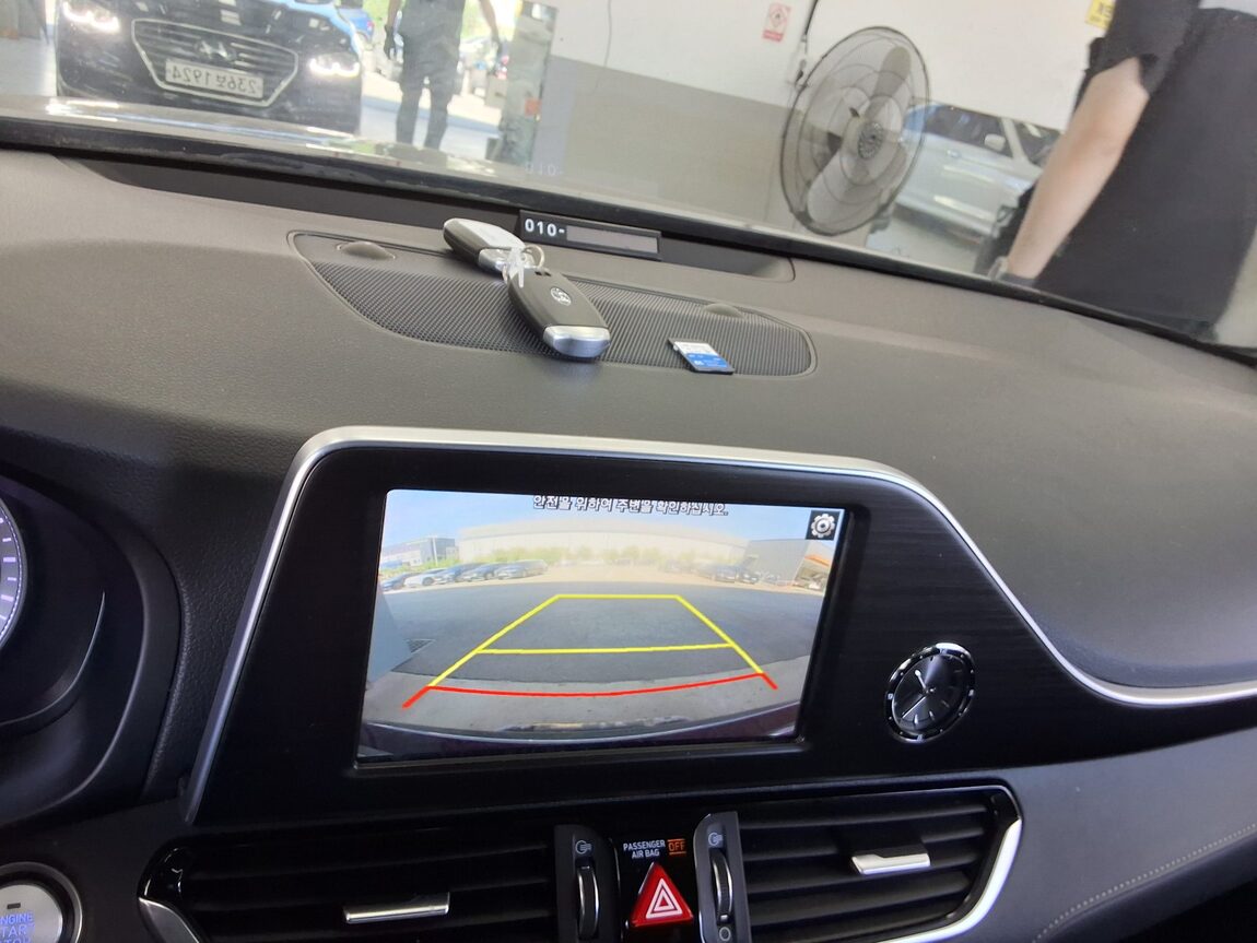 HYUNDAI GRANDEUR IG 3.0 GDi PREMIUM 2019 - zdjęcie 19