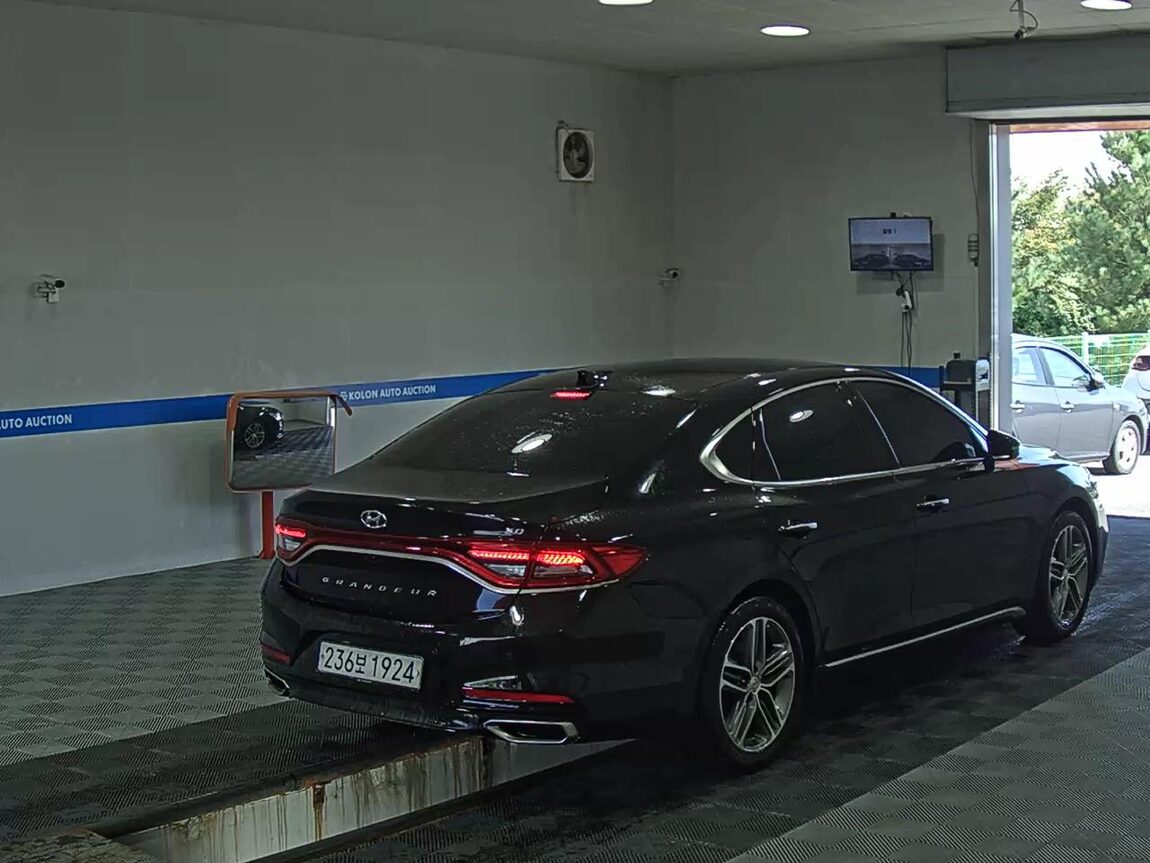 HYUNDAI GRANDEUR IG 3.0 GDi PREMIUM 2019 - zdjęcie 5