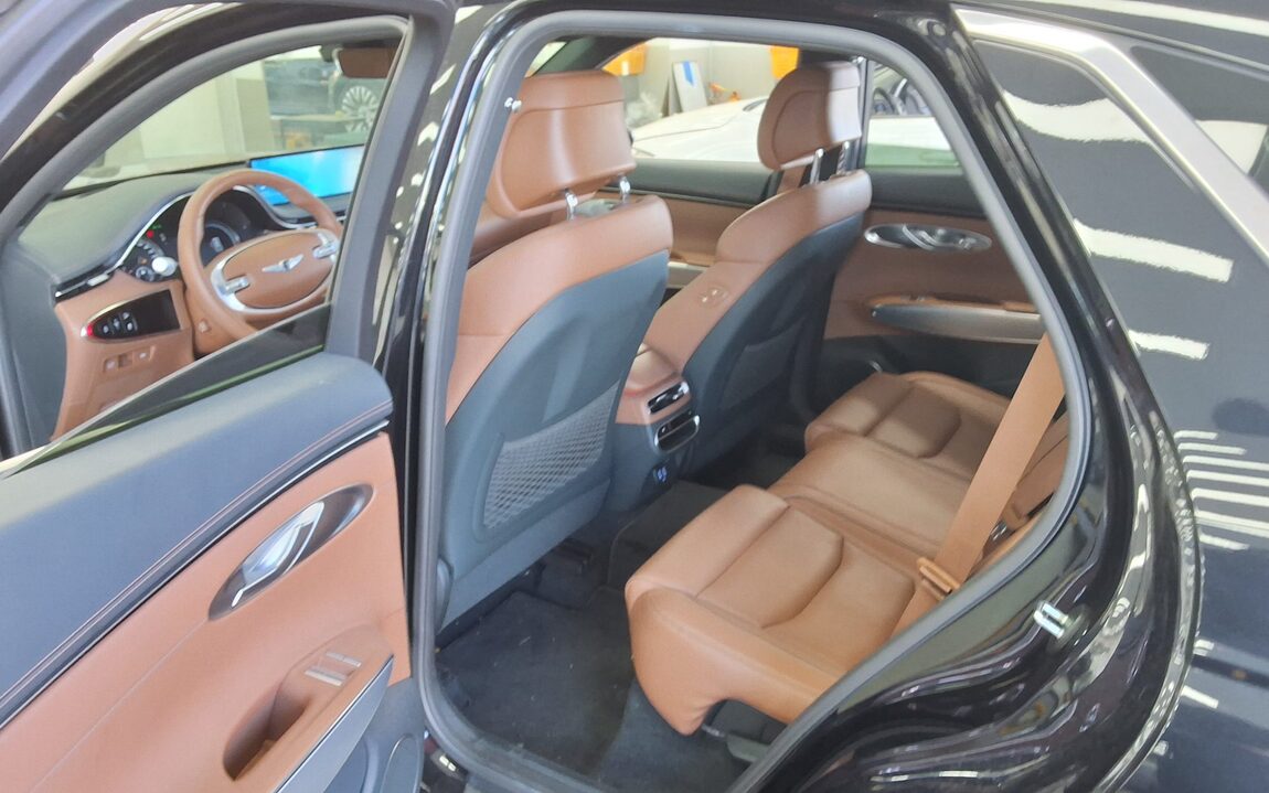 GENESIS GV70 2.5T 2WD BASE MODEL 2021 - zdjęcie 12