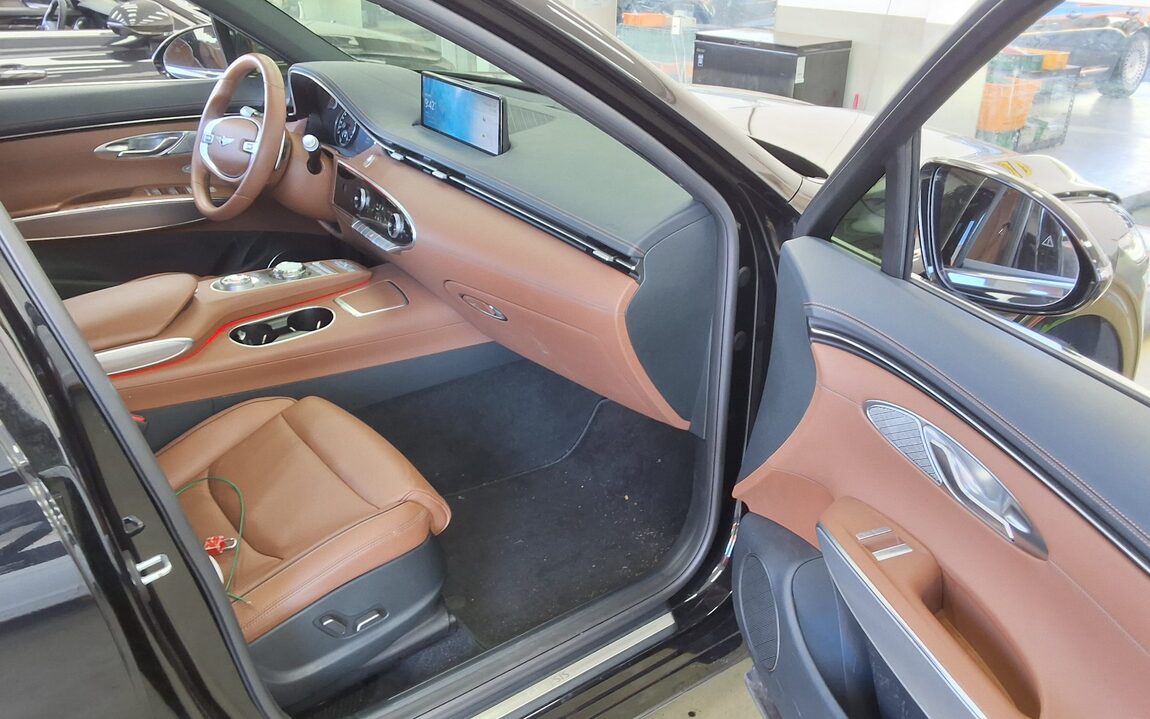 GENESIS GV70 2.5T 2WD BASE MODEL 2021 - zdjęcie 14
