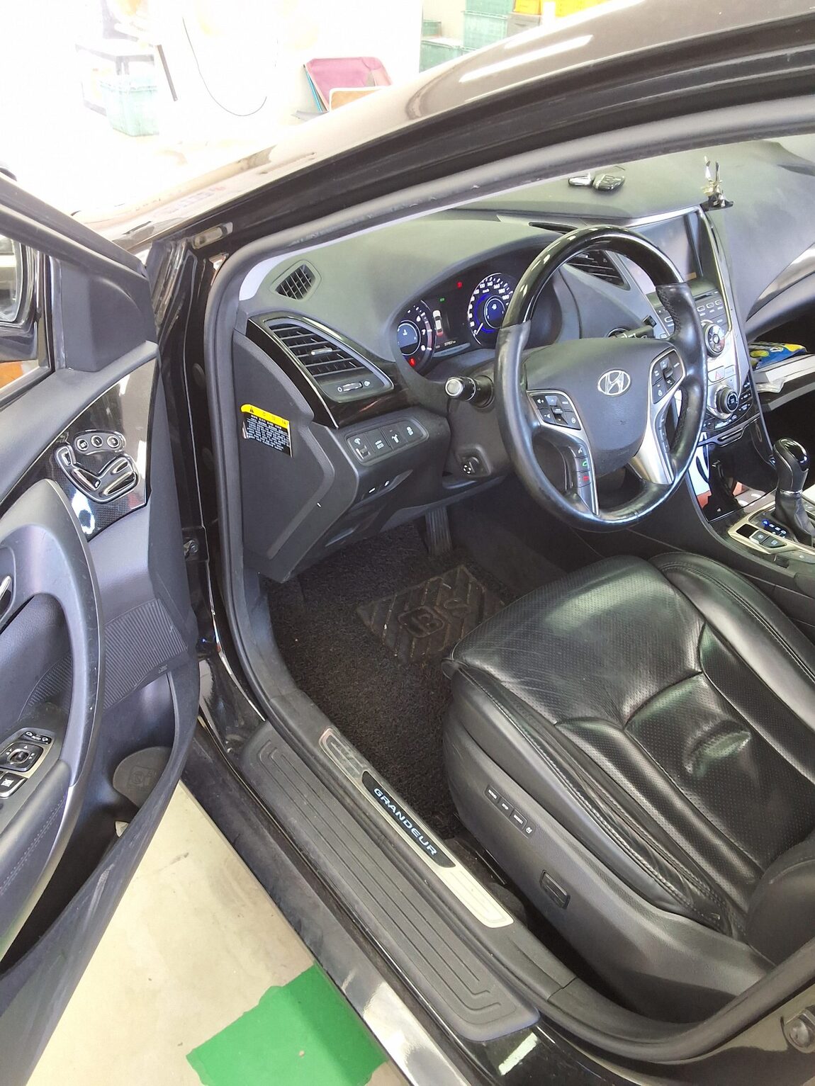 HYUNDAI GRANDEUR HG HG 300 ROYAL 2012 - zdjęcie 10