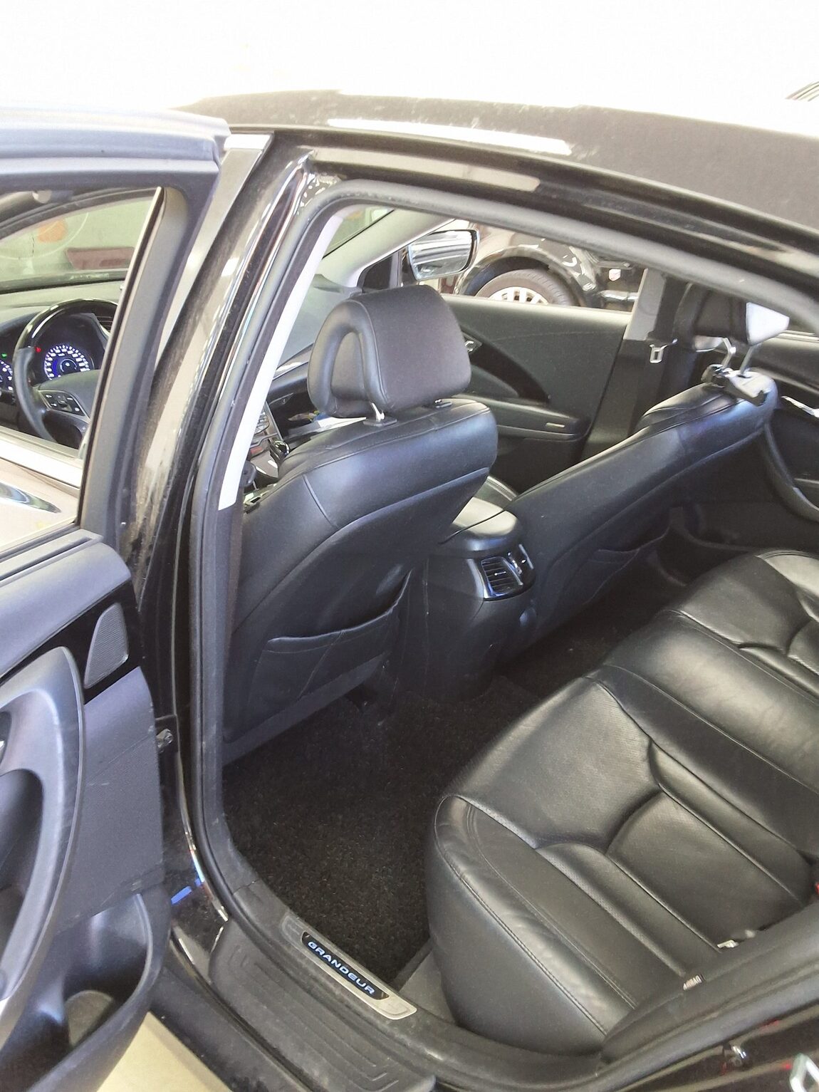 HYUNDAI GRANDEUR HG HG 300 ROYAL 2012 - zdjęcie 12