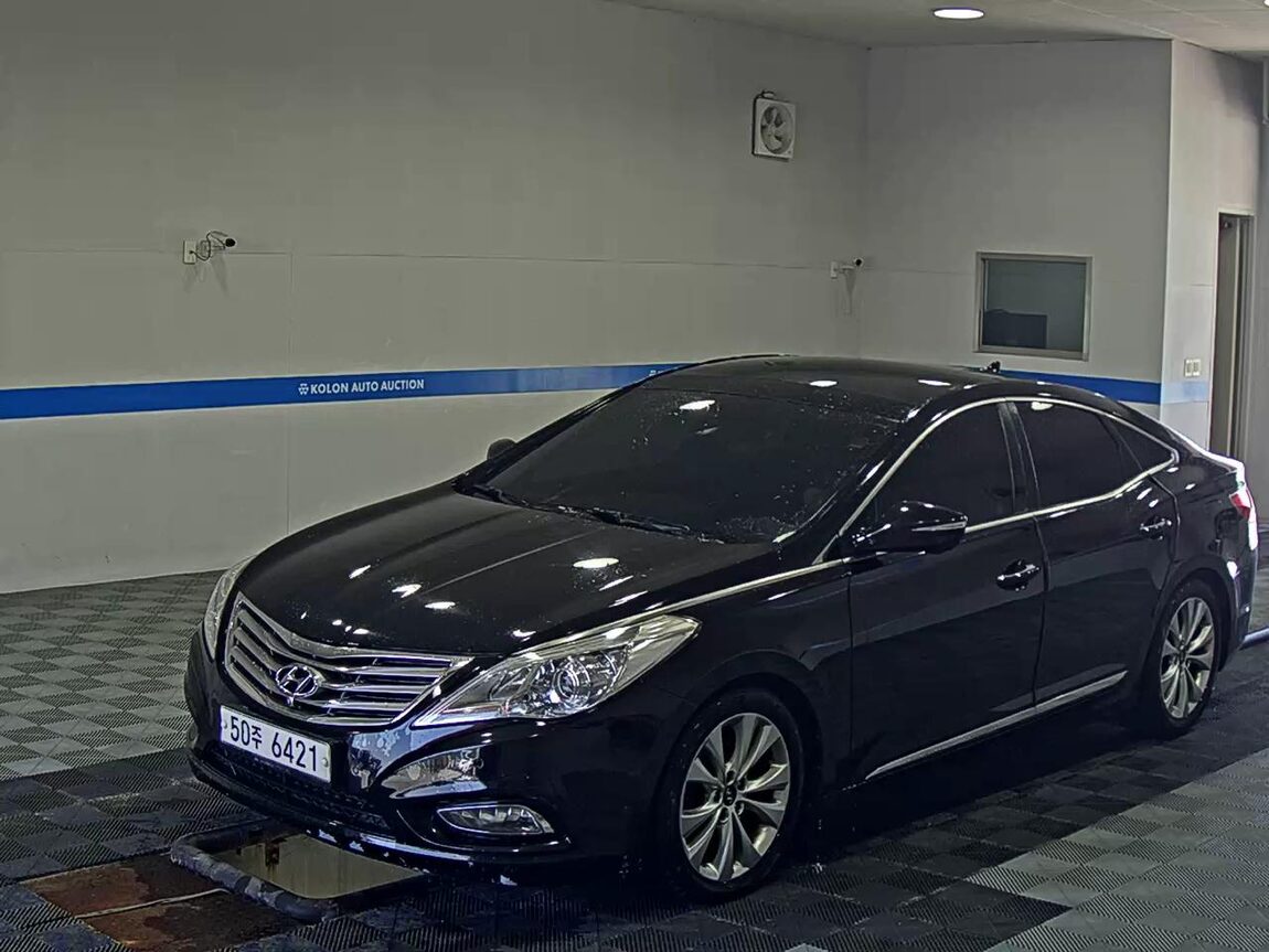 HYUNDAI GRANDEUR HG HG 300 ROYAL 2012 - zdjęcie 2