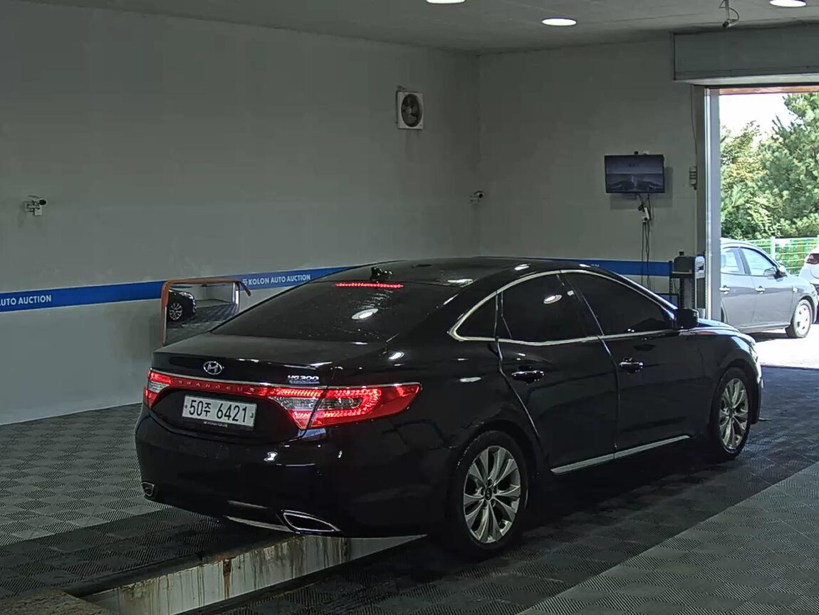 HYUNDAI GRANDEUR HG HG 300 ROYAL 2012 - zdjęcie 5