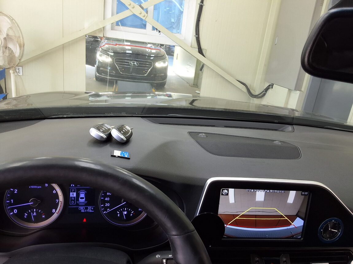 HYUNDAI GRANDEUR IG 3.0 LPi TAXI VIP PACK 2019 - zdjęcie 25