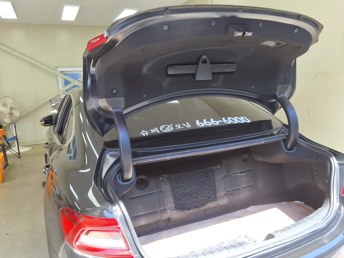 HYUNDAI GRANDEUR IG 3.0 LPi TAXI VIP PACK 2019 - zdjęcie 16