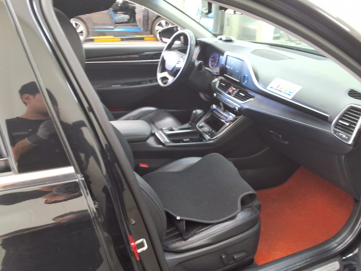 HYUNDAI GRANDEUR IG 3.0 LPi TAXI VIP PACK 2019 - zdjęcie 15