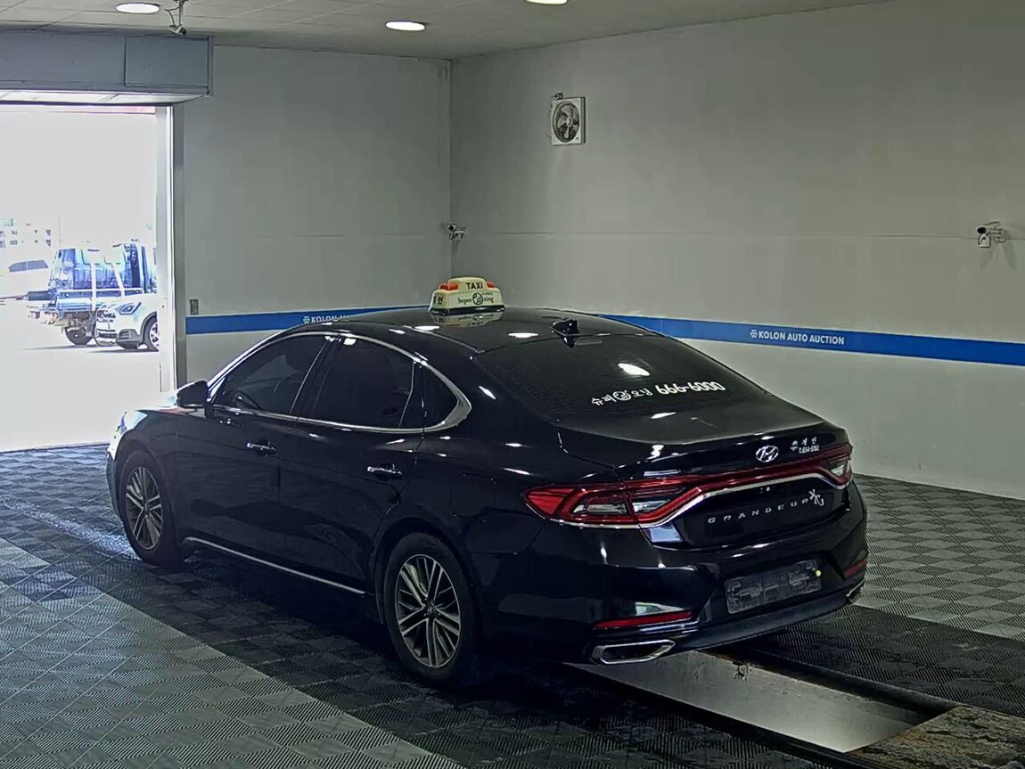 HYUNDAI GRANDEUR IG 3.0 LPi TAXI VIP PACK 2019 - zdjęcie 6