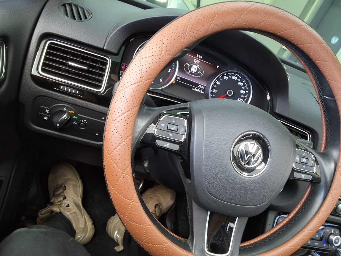 VOLKSWAGEN THE NEW TOUAREG (2ND GEN F/L) 3.0 V6 TDI BLUEMOTION PREMIUM 2016 - zdjęcie 24
