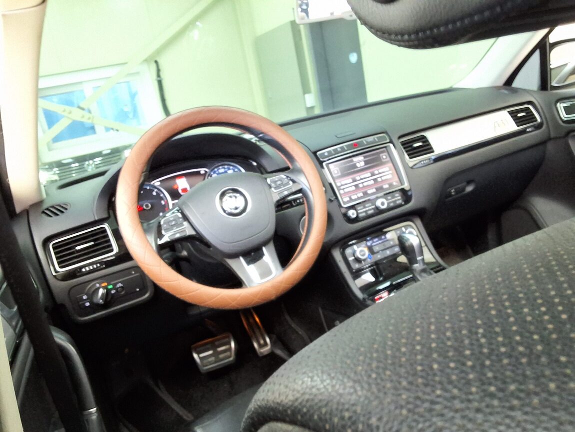 VOLKSWAGEN THE NEW TOUAREG (2ND GEN F/L) 3.0 V6 TDI BLUEMOTION PREMIUM 2016 - zdjęcie 12