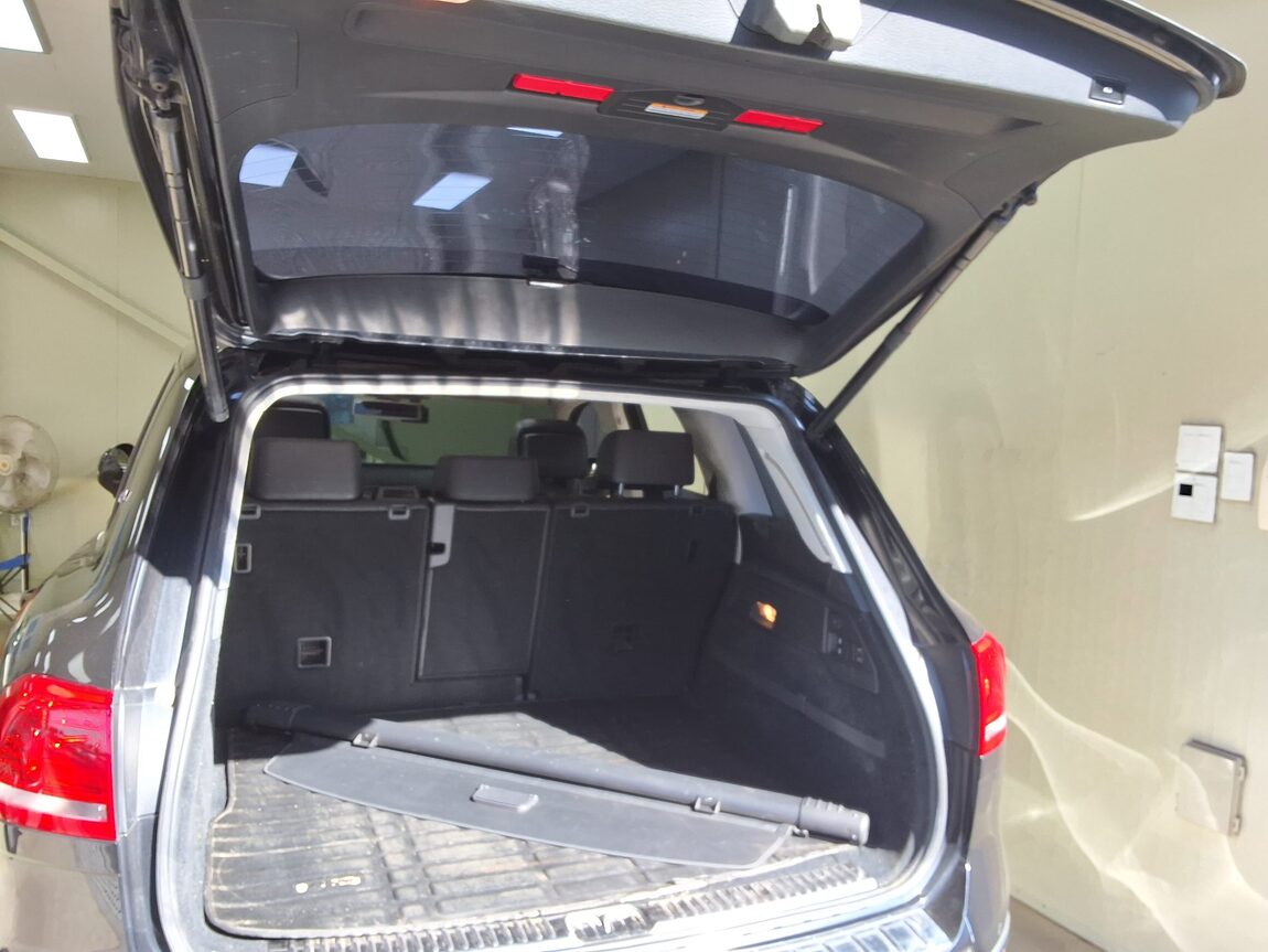 VOLKSWAGEN THE NEW TOUAREG (2ND GEN F/L) 3.0 V6 TDI BLUEMOTION PREMIUM 2016 - zdjęcie 17