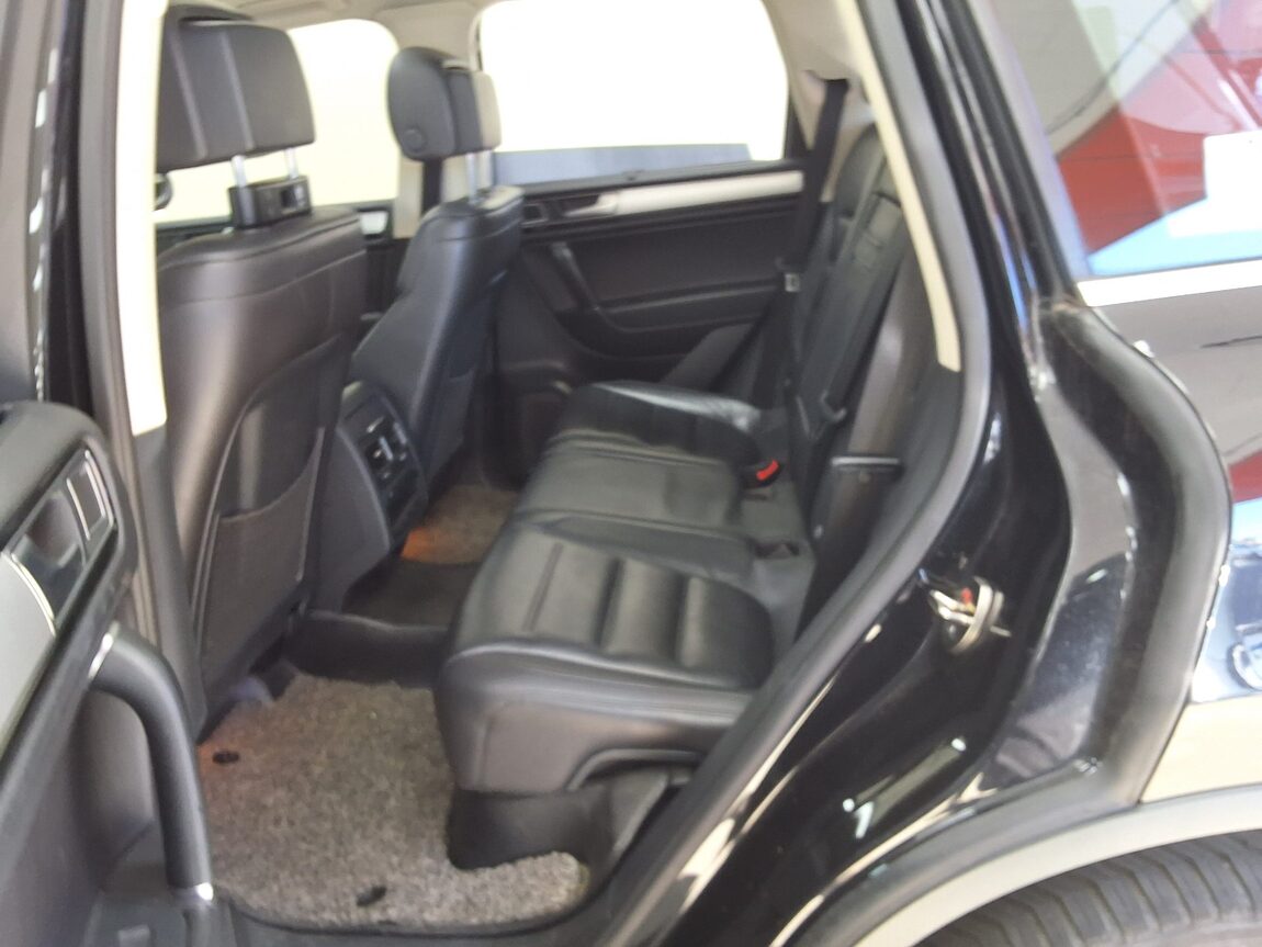 VOLKSWAGEN THE NEW TOUAREG (2ND GEN F/L) 3.0 V6 TDI BLUEMOTION PREMIUM 2016 - zdjęcie 14