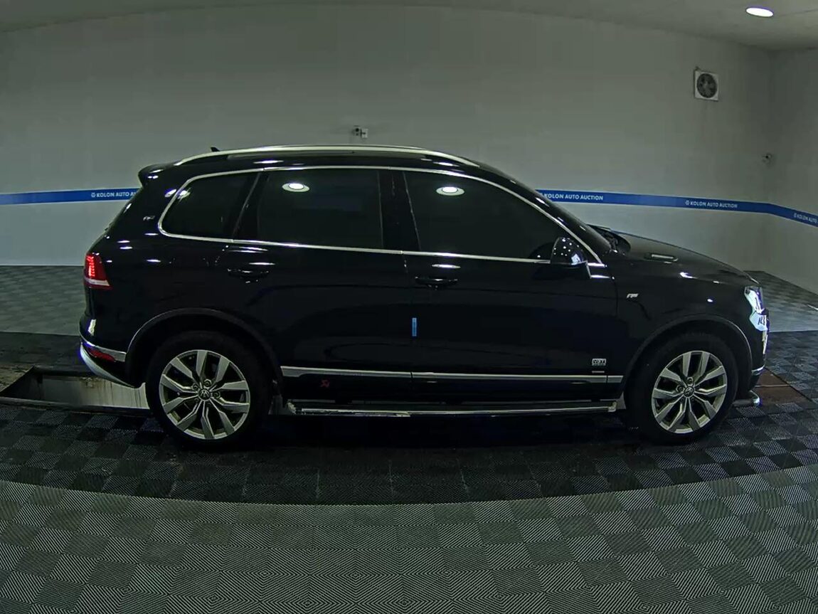 VOLKSWAGEN THE NEW TOUAREG (2ND GEN F/L) 3.0 V6 TDI BLUEMOTION PREMIUM 2016 - zdjęcie 4