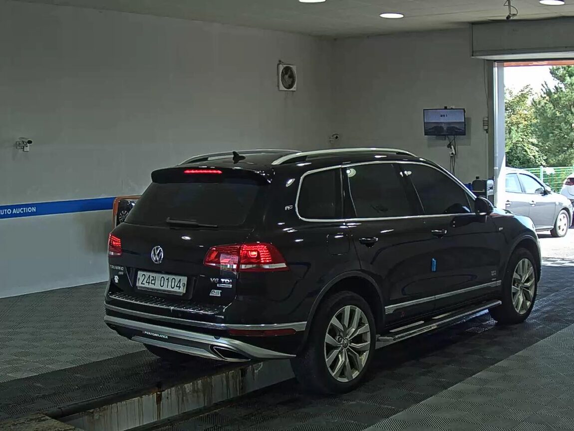 VOLKSWAGEN THE NEW TOUAREG (2ND GEN F/L) 3.0 V6 TDI BLUEMOTION PREMIUM 2016 - zdjęcie 5