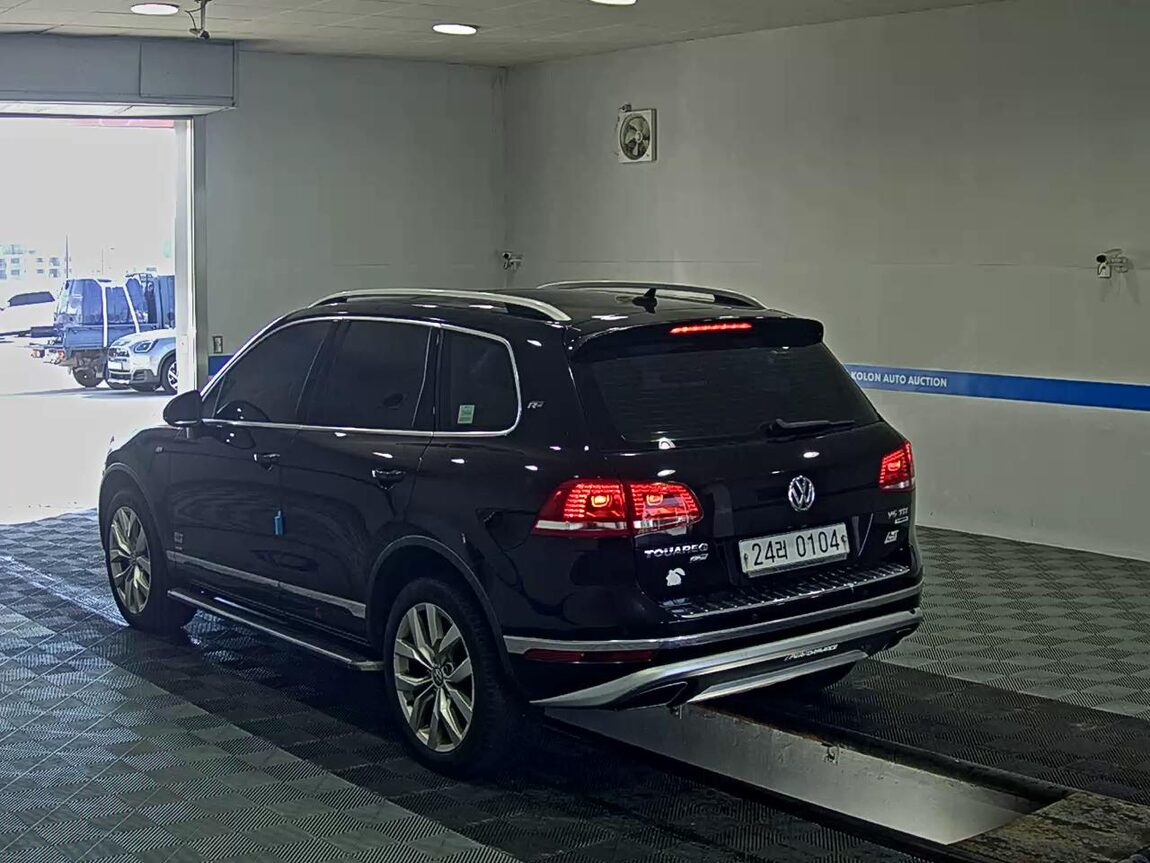 VOLKSWAGEN THE NEW TOUAREG (2ND GEN F/L) 3.0 V6 TDI BLUEMOTION PREMIUM 2016 - zdjęcie 6