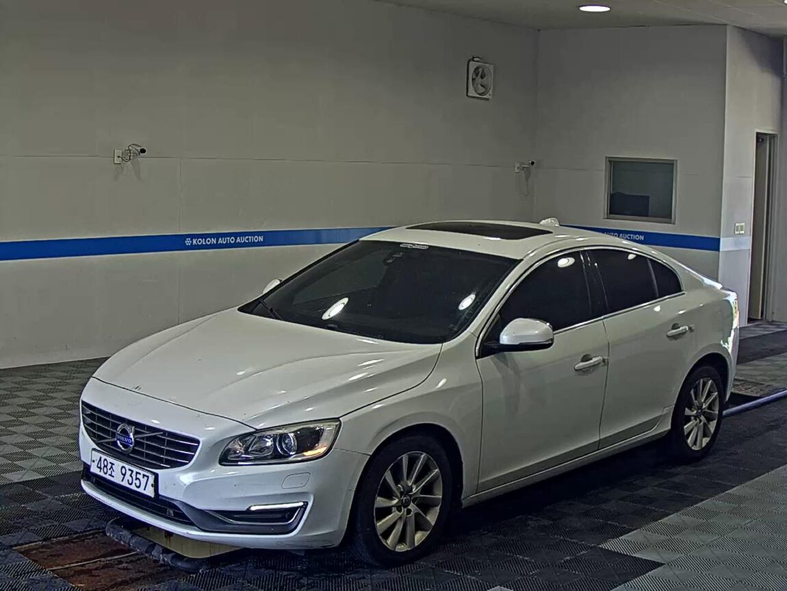 VOLVO S60 (2ND GEN) D2 2015 - zdjęcie 2