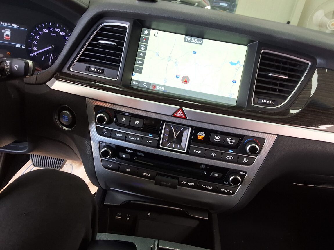 GENESIS G80 3.3 GDi AWD PREMIUM LUXURY 2018 - zdjęcie 24