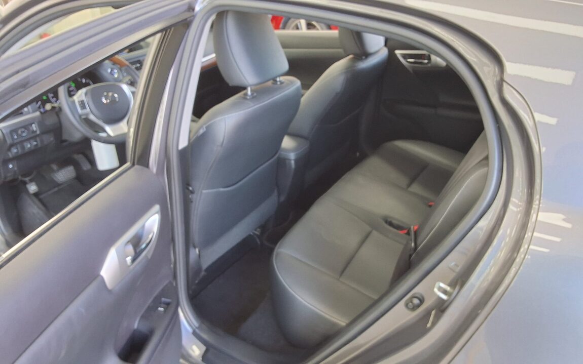 LEXUS CT 200h TRENDY 2012 - zdjęcie 12