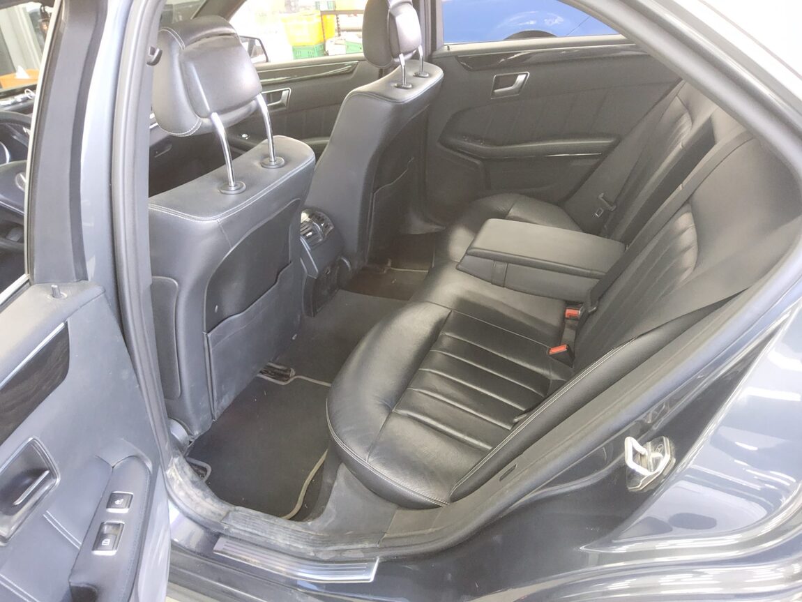 MERCEDES-BENZ E-CLASS (4TH GEN) E220 CDI AVANTGARDE 2016 - zdjęcie 12