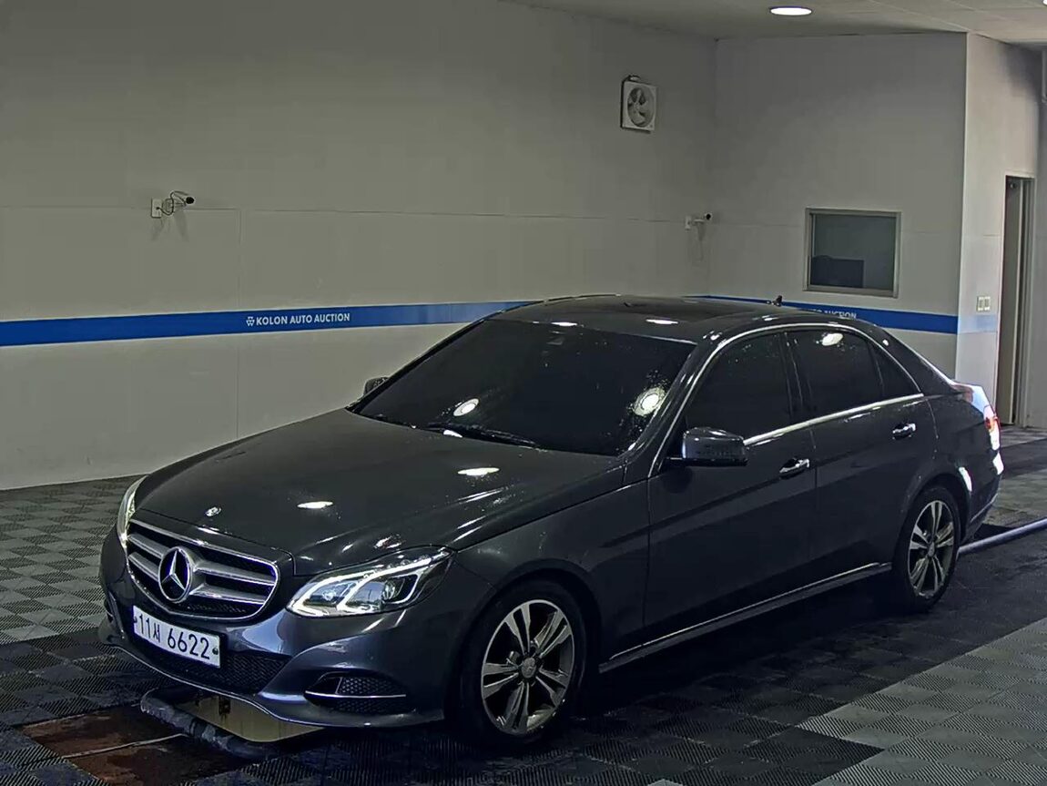 MERCEDES-BENZ E-CLASS (4TH GEN) E220 CDI AVANTGARDE 2016 - zdjęcie 2