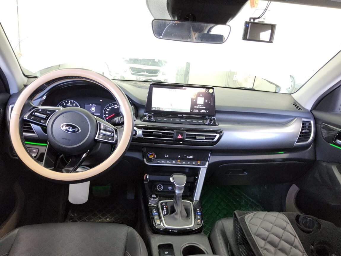 KIA SELTOS 1.6 GASOLINE 2WD SIGNATURE 2022 - zdjęcie 11