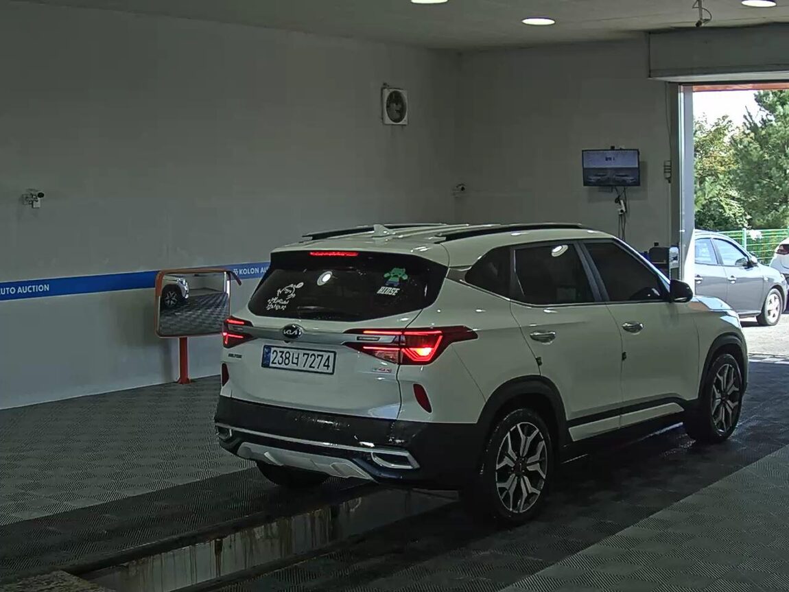 KIA SELTOS 1.6 GASOLINE 2WD SIGNATURE 2022 - zdjęcie 5