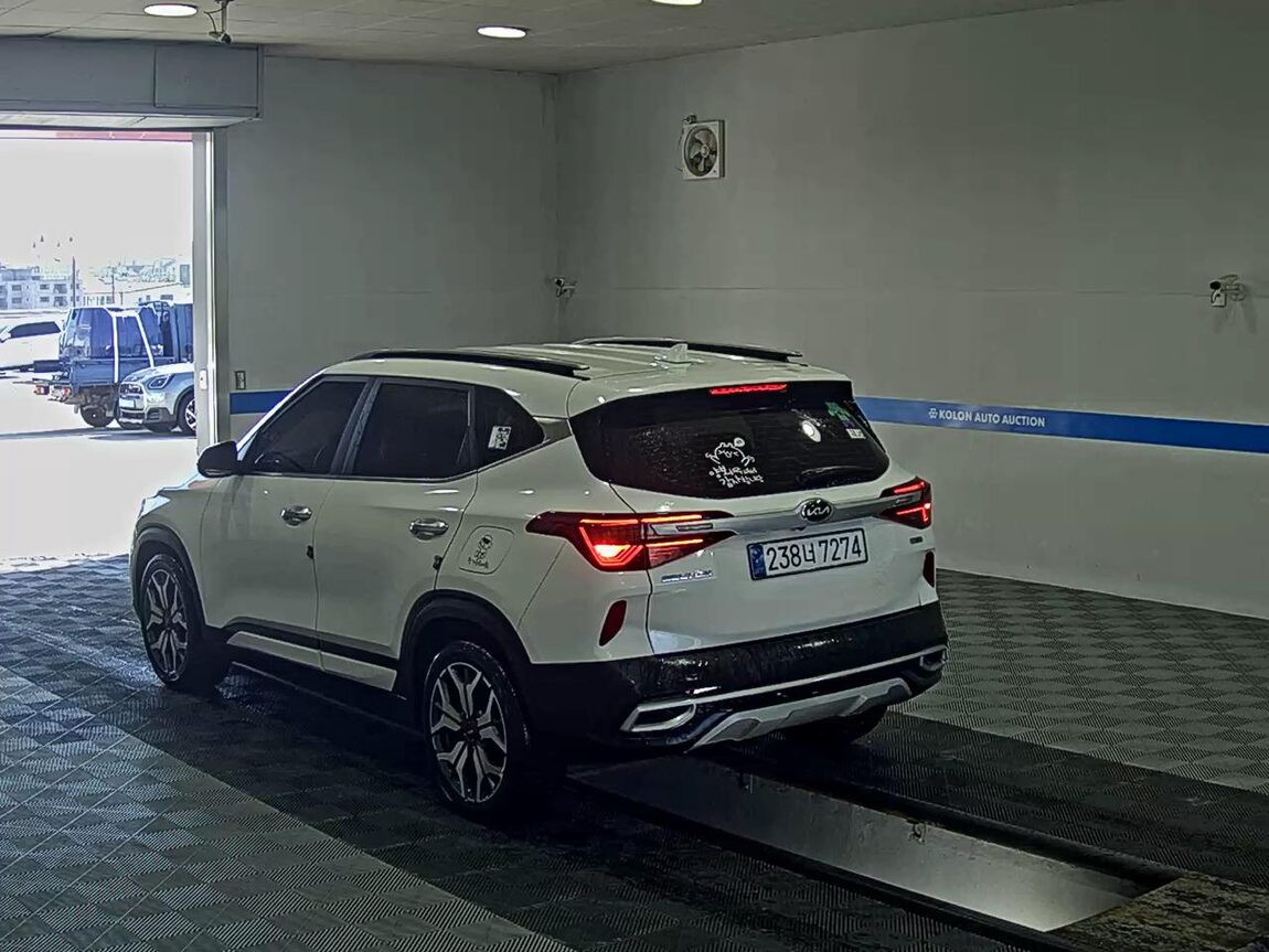 KIA SELTOS 1.6 GASOLINE 2WD SIGNATURE 2022 - zdjęcie 6