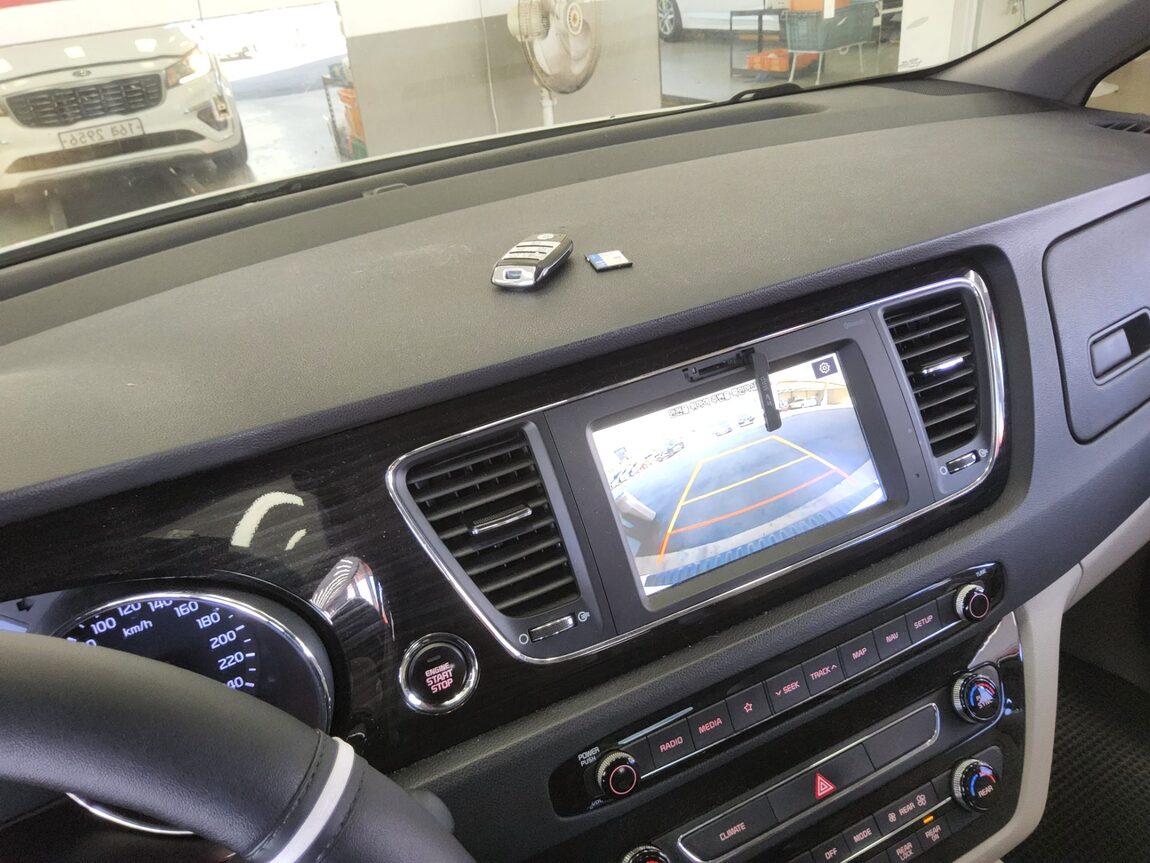 KIA THE NEW CARNIVAL 9-SEATER DIESEL PRESTIGE 2019 - zdjęcie 18