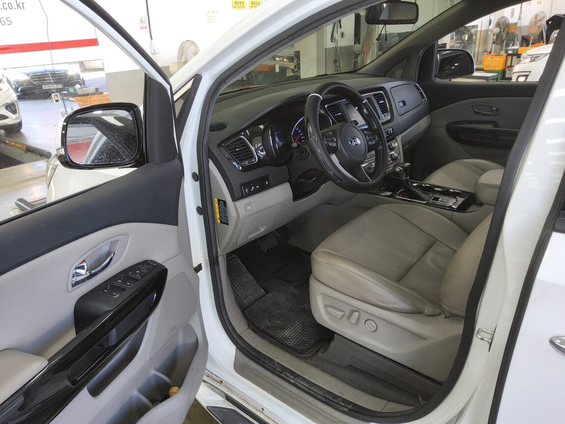 KIA THE NEW CARNIVAL 9-SEATER DIESEL PRESTIGE 2019 - zdjęcie 10