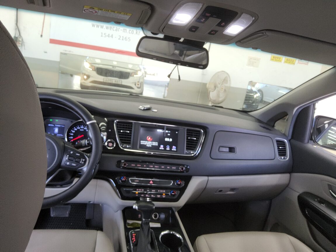 KIA THE NEW CARNIVAL 9-SEATER DIESEL PRESTIGE 2019 - zdjęcie 11