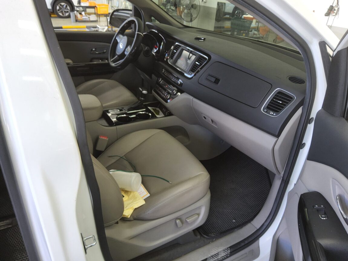 KIA THE NEW CARNIVAL 9-SEATER DIESEL PRESTIGE 2019 - zdjęcie 14
