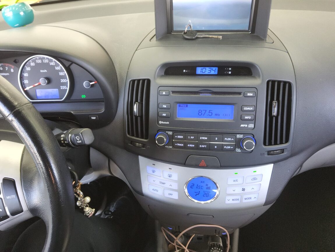 HYUNDAI AVANTE HD 1.6 VVT S16 LUXURY 2009 - zdjęcie 17