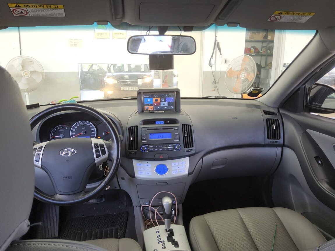 HYUNDAI AVANTE HD 1.6 VVT S16 LUXURY 2009 - zdjęcie 11