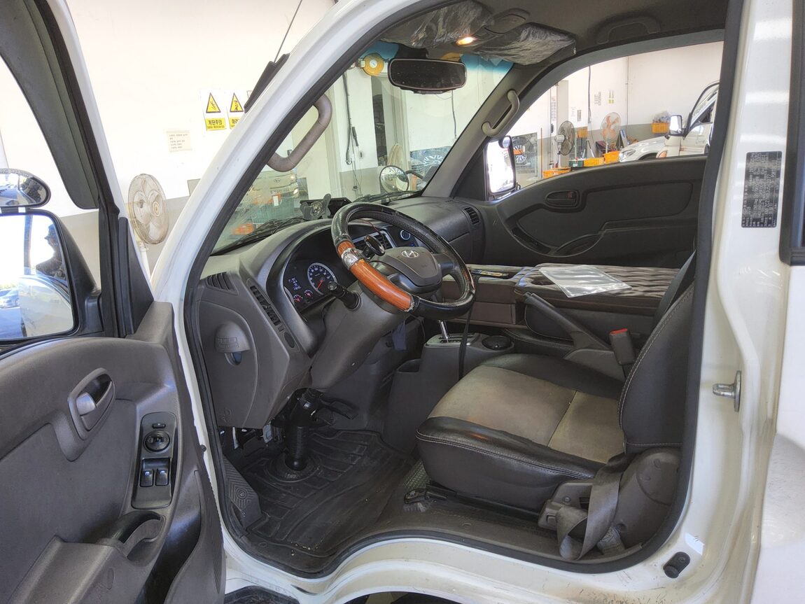HYUNDAI PORTER II CRDi SUPER CAB EXTRA LONG WHEELBASE SMART 2018 - zdjęcie 10